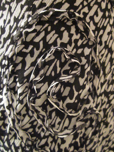 Hingucker! Edler Sommerrock mit außergewöhnlichen Details