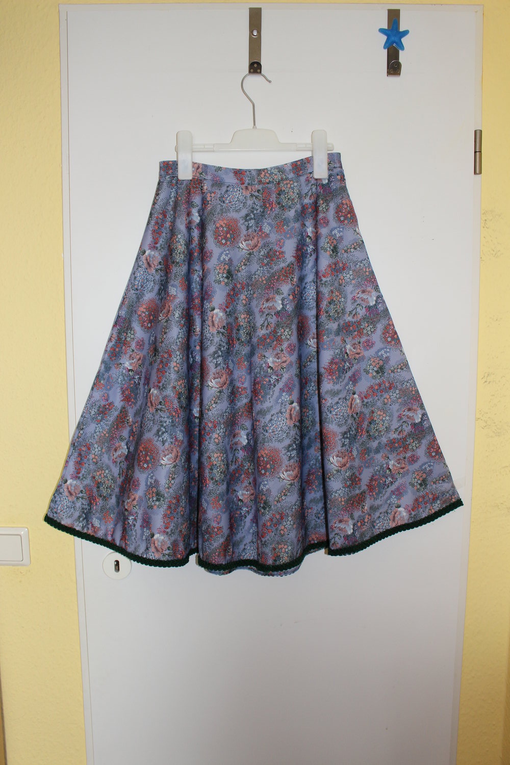 162. Vintage Sommerrock , Gr. 36, blau-bunt