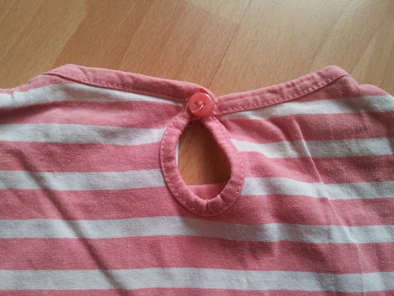 Shirt Hello Kitty weiß blassrot Streifen Gr. 92