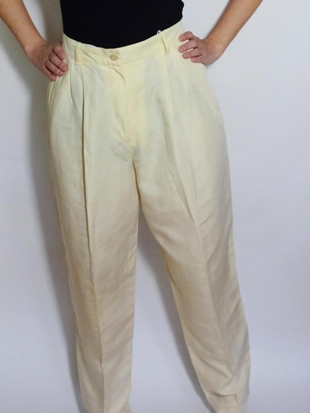 Pastellgelbe Karottenhose High Waist Highwaist Mom Gr. M Gr. 40 Gr. 42 Gr. 40/42