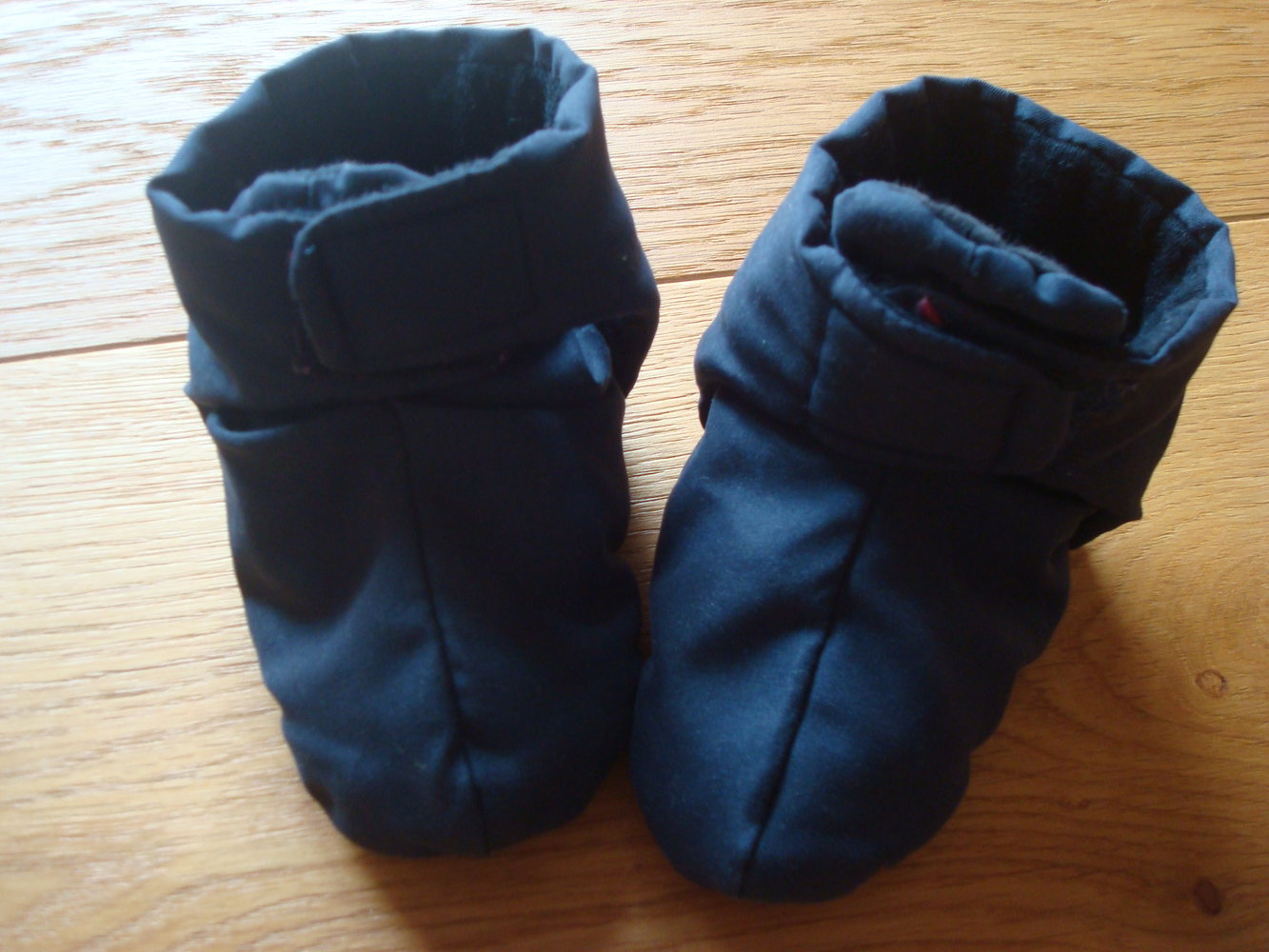 süße Wagenschuhe, Krabbelschuhe, Thermoschuhe, Babyschuhe Gr. 15