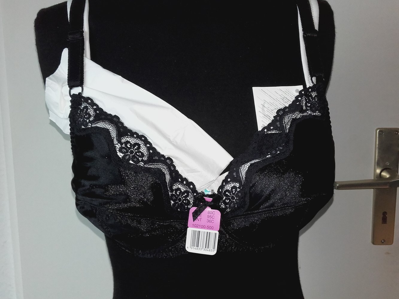 schwarzer BH, 80C, glänzend schwarz mit Spitze, Neuware