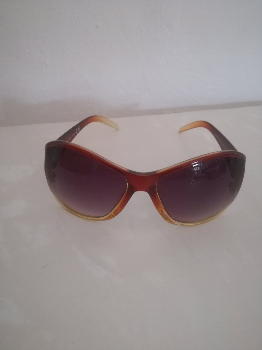 Sonnenbrille braun