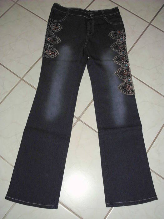 Neue Jeans, Stickerei & Steine, ca 146/152, Messen!