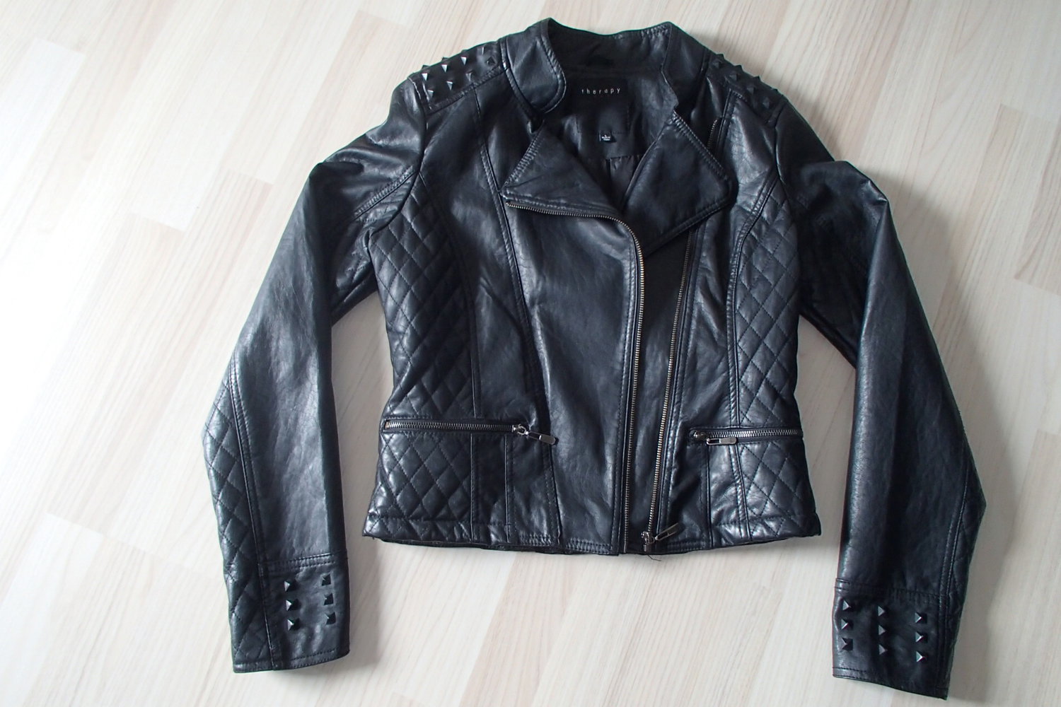 E.M.P Lederjacke mit Softnieten