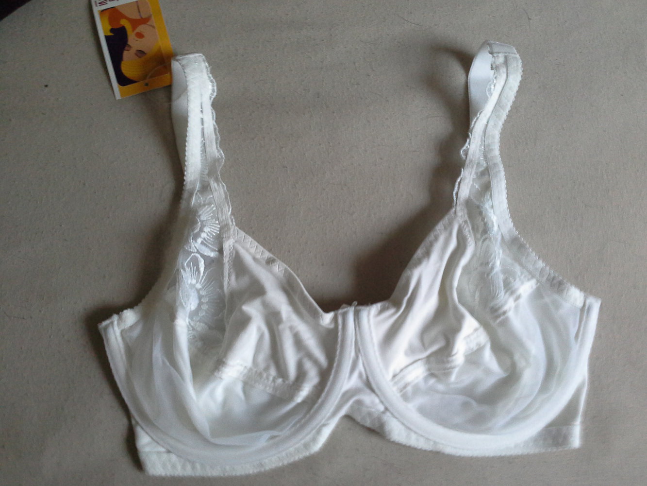 weißer seidiger BH von Rebel 75 DD