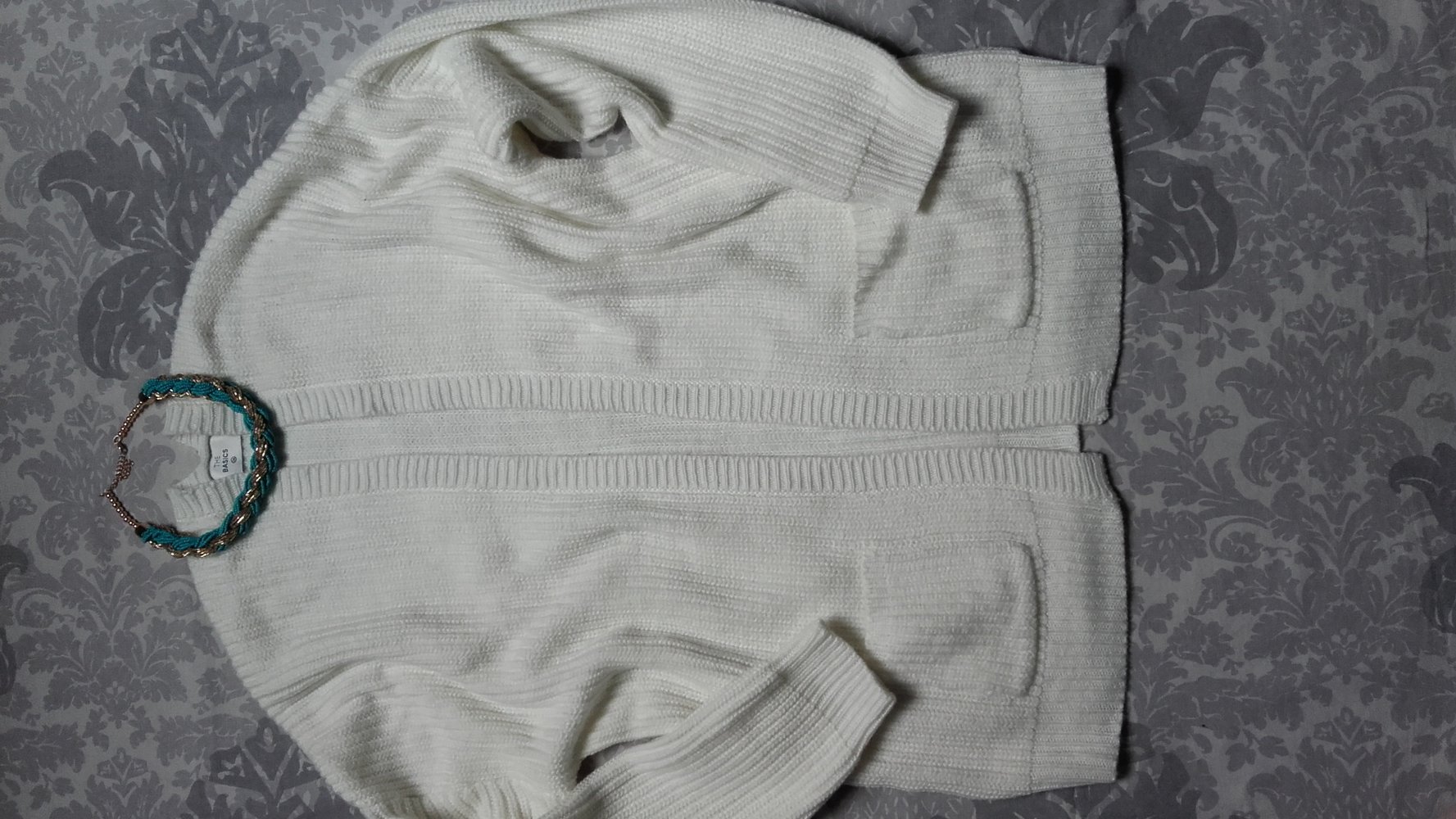 Ein weiser Cardigan 