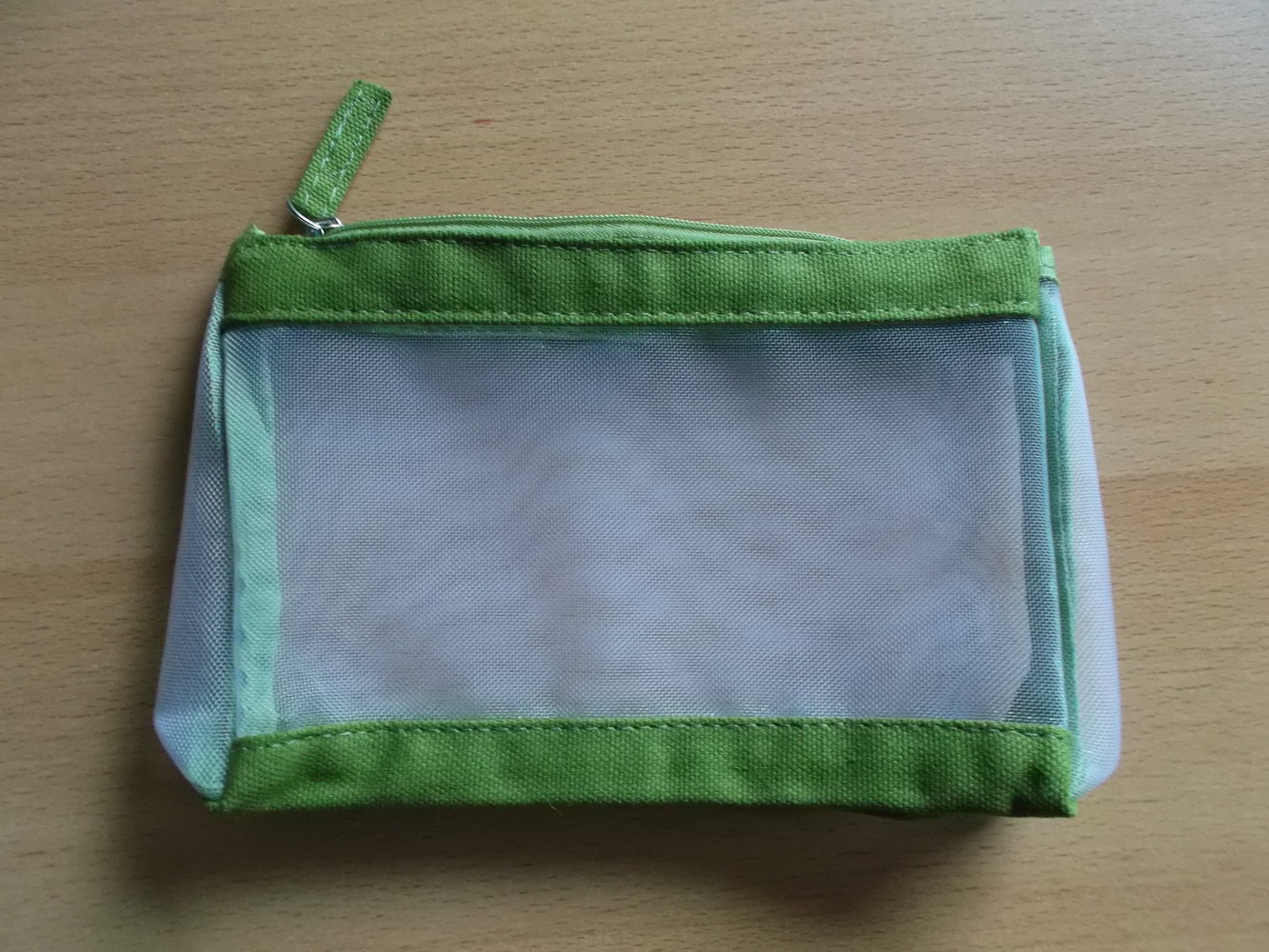 Tasche mit Reißverschluss von Yves Rocher, transparent und grün