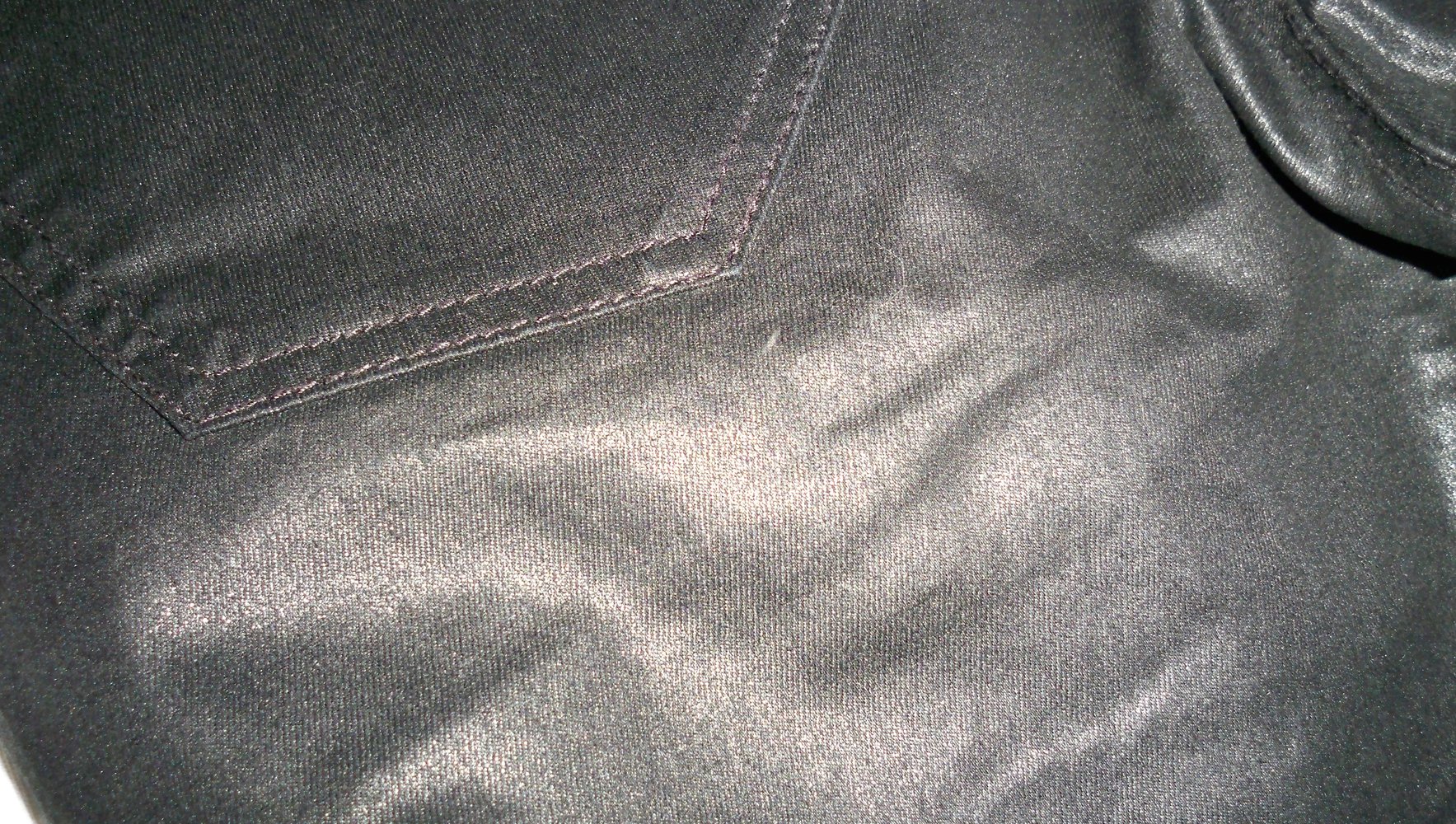 Tolle glänzende schwarze Jeans !