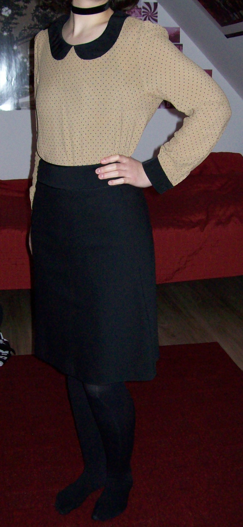 beige nude Bluse mit schwarzen Punkten Polka Dot Bubikragen Kontrast Peter Pan Chiffon 36 38