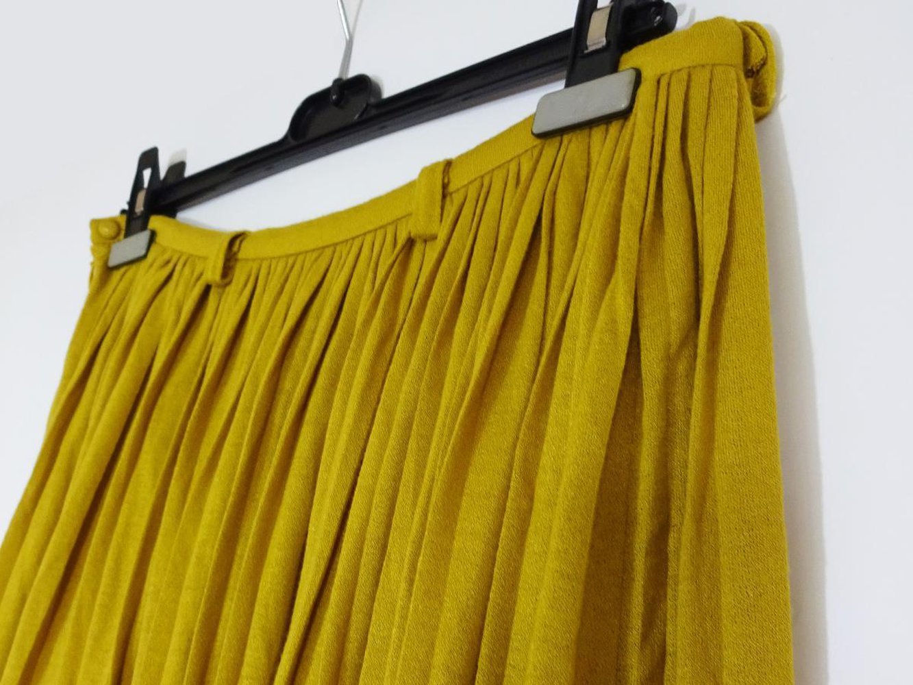 Senfgelber Faltenrock NEU Plissee Kunstseide Gr. 42 Gr. M Gr. 14