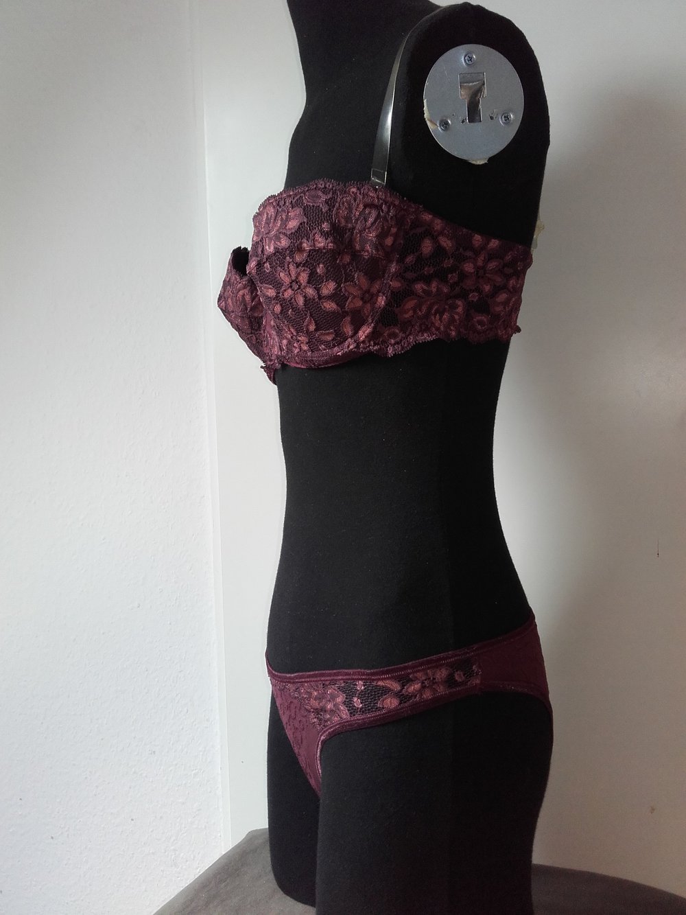 Garel Hanna dunkles Lila Set BH 80A/B, Slip M