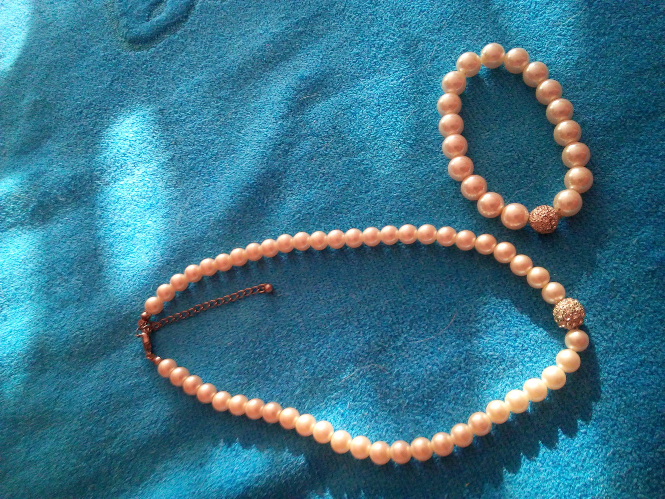 Sehr süße Perlen Kette mit Armband und Glitzer