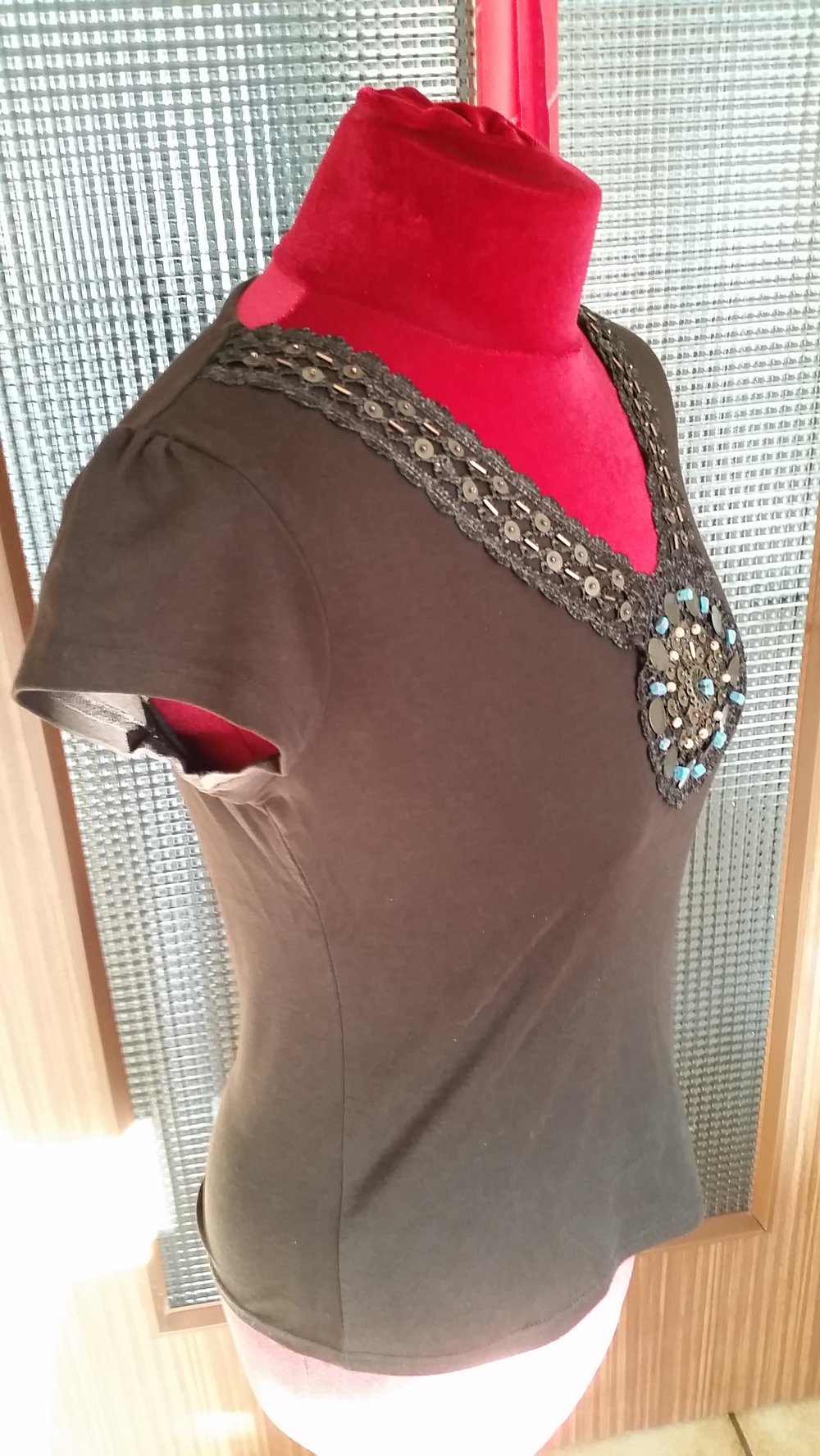 Street One T-shirt, dunkelbraun, V-Ausschnitt, Größe 36