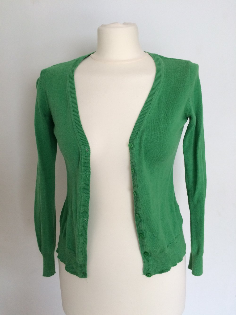 grüner Cardigan H&M V-Ausschnitt