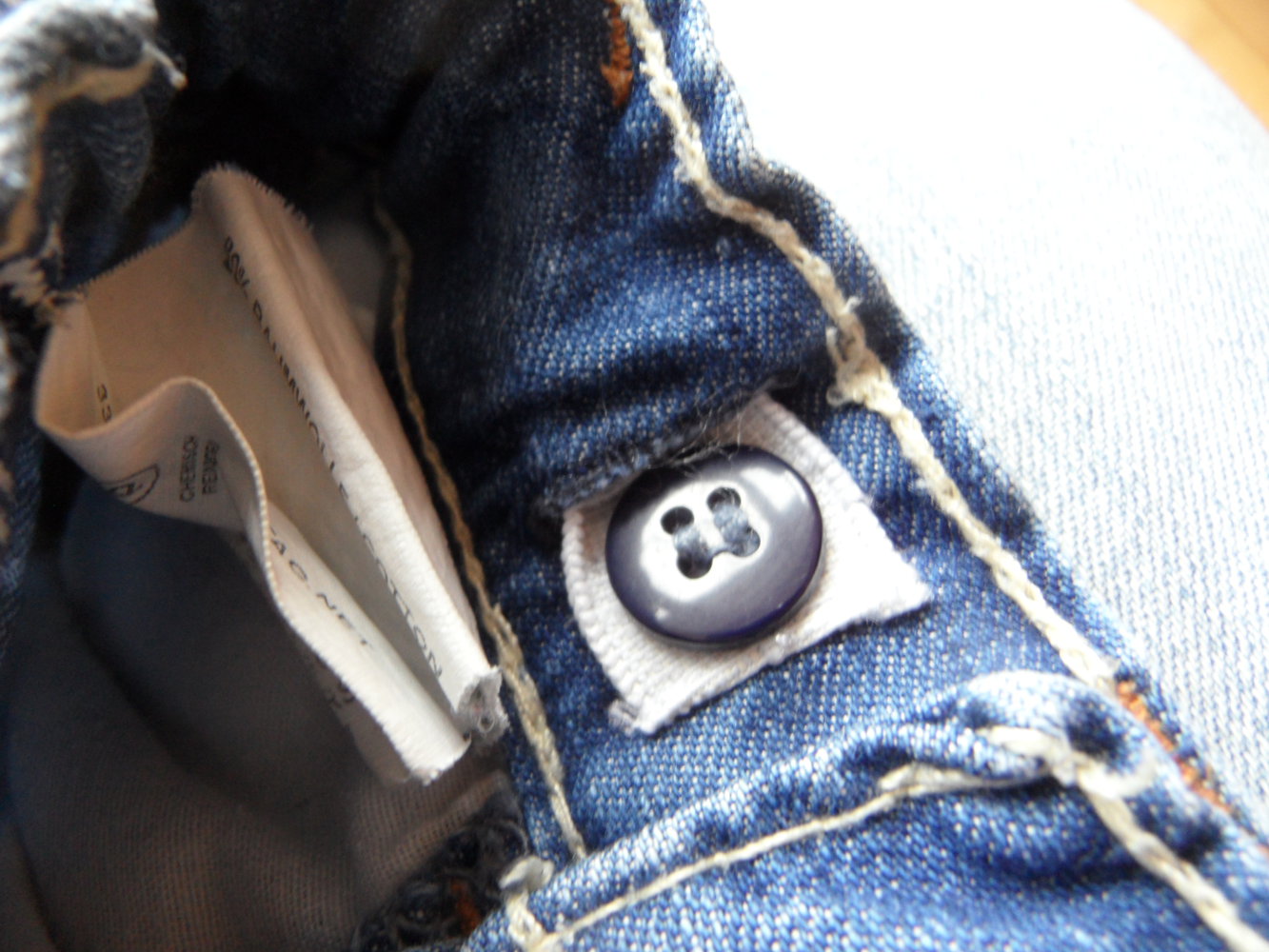 Staccato tolle Sommer-Jeans bis übers Knie