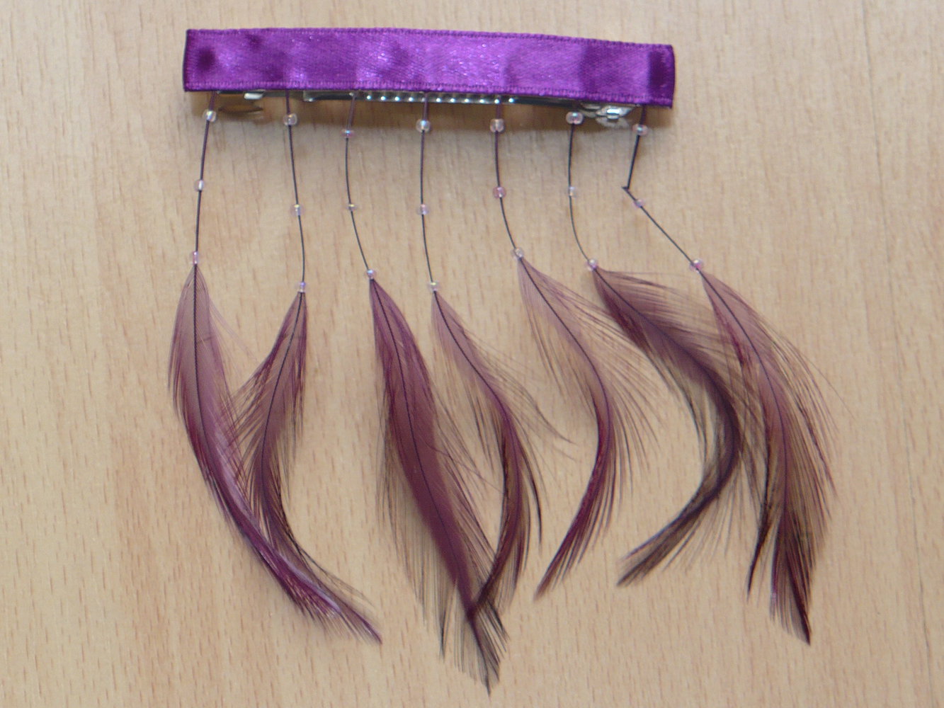 elfenhafte Haarspange lila Federn