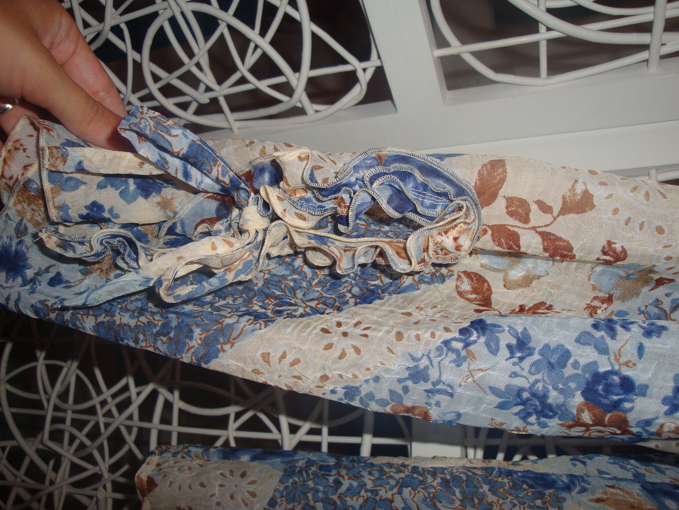 leichte Bluse mit Rüschen