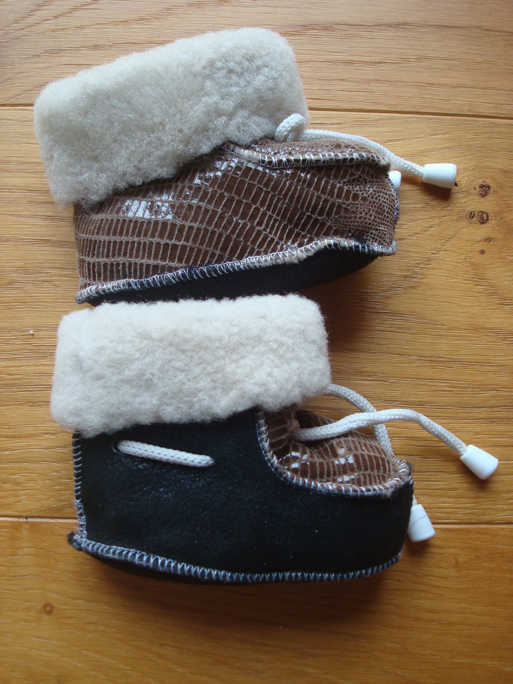 Krabbelschuhe, Lammfellschuhe, Babyschuhe, Wagenschuhe Gr. 17 unisex