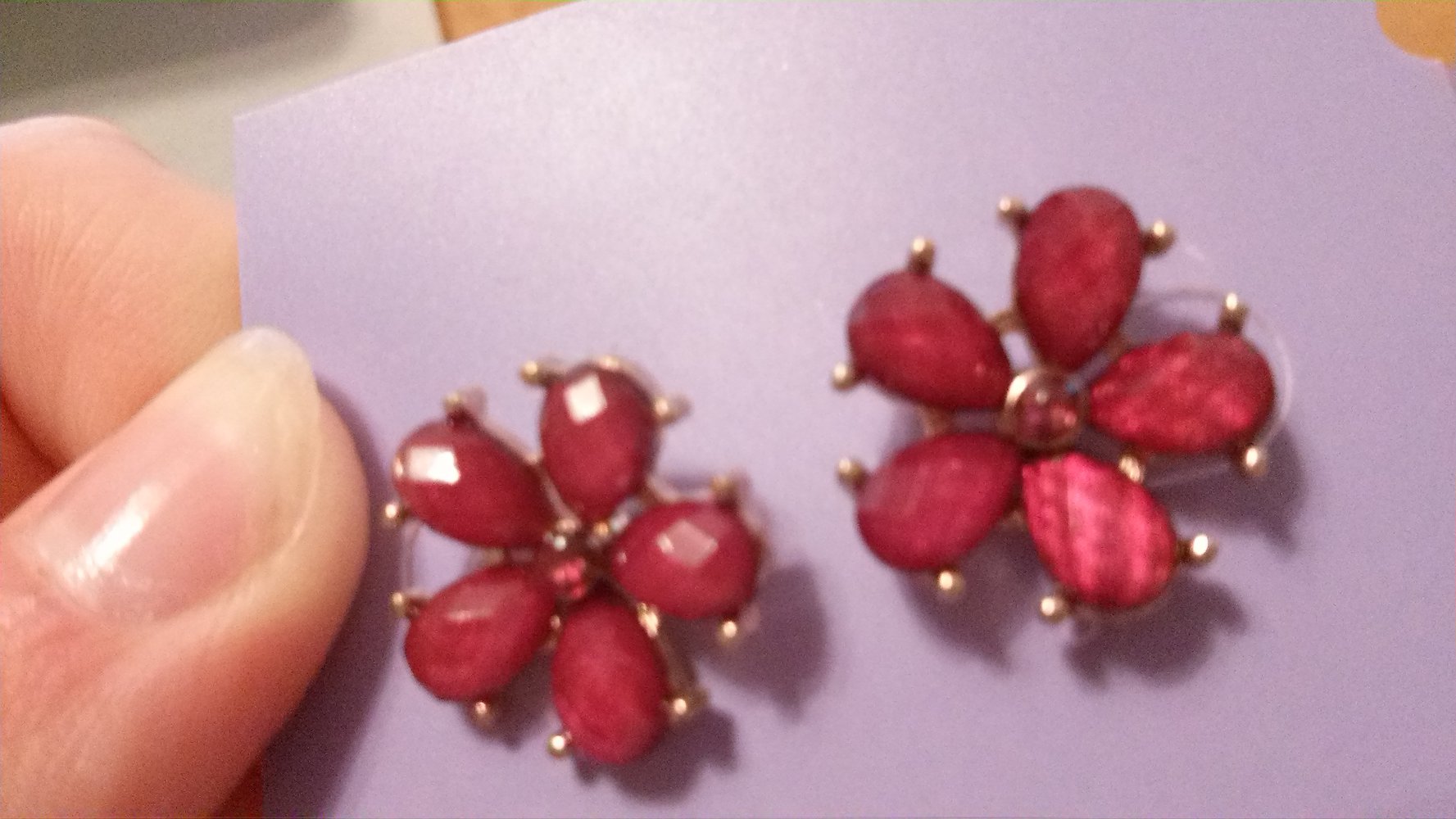 Blumenohrringe, rot, süß, Ohrstecker, gold, Perlen