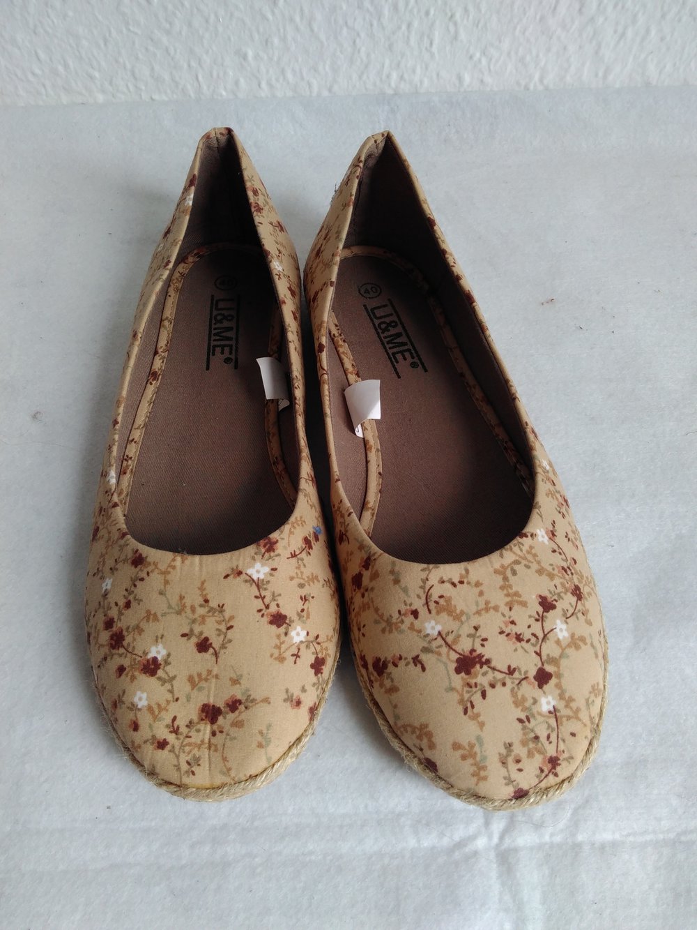 Ballerinas mit Blümchenmuster