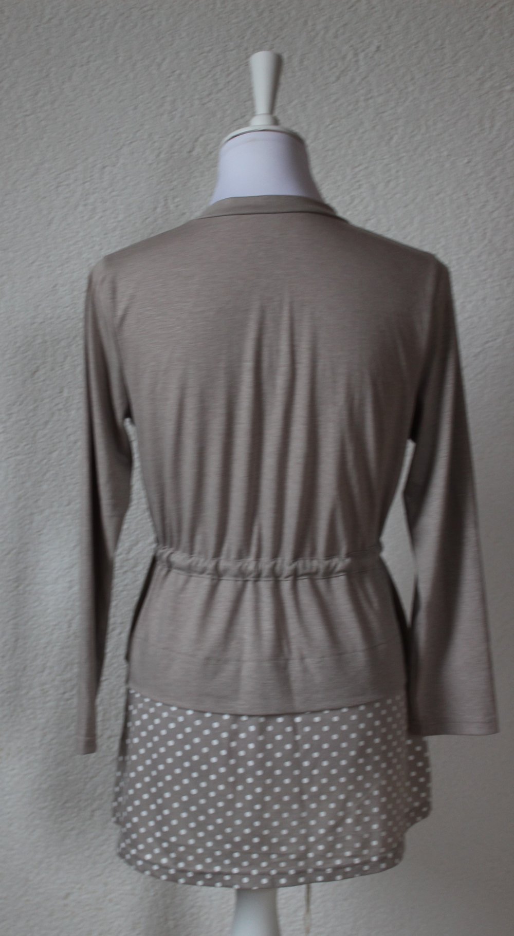 Süße Bluse/Oberteil mit weißen Punkten