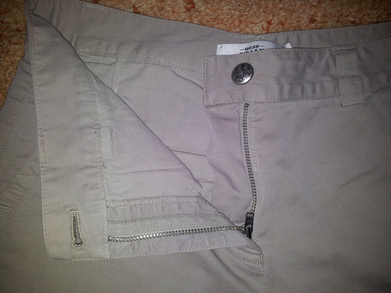 Hose Gr. S beige neuwertig