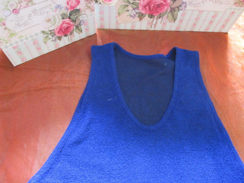 NEUw * Original VINTAGE * Asymmetrischer * ärmelloser * Bouclé- Pullover * Gr. 48- 50/ XL- XXL * mittel- königs- royal- blau *