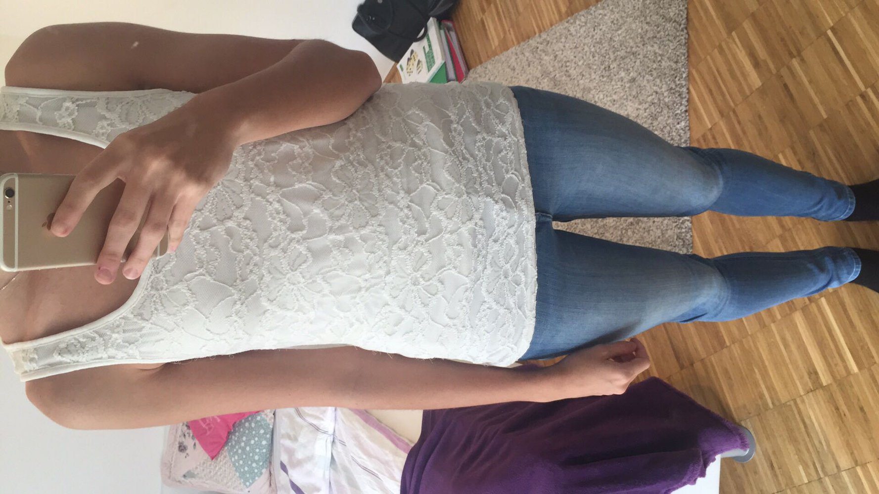 Weiß besticktes Top