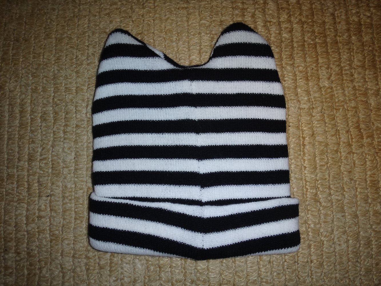 Wintermütze mit Katzenohren, nie getragen, neu