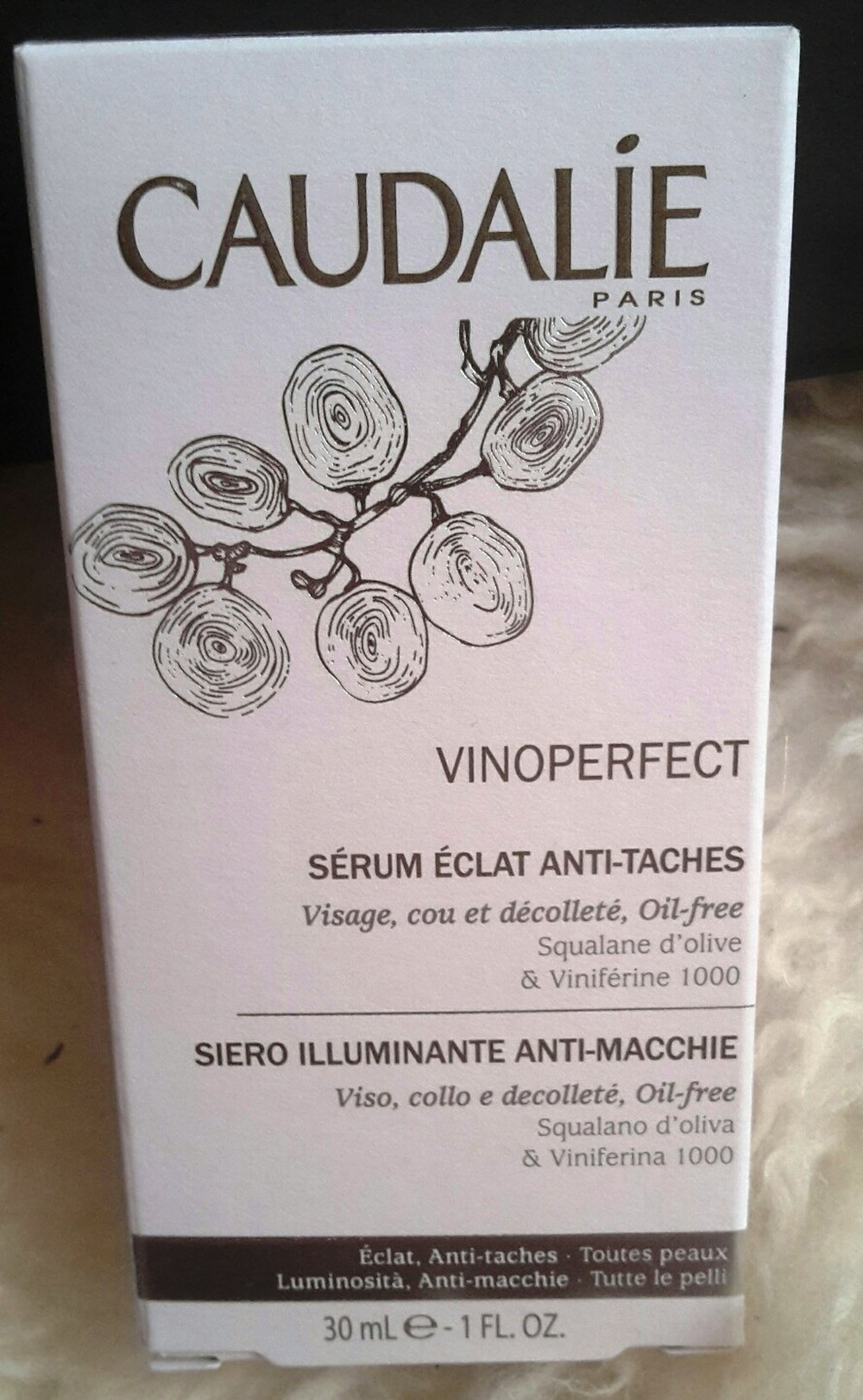 Claudalie Paris Naturkosmetik Eau de Raisin Pigmentflecken vinoperfect serum eclat anti taches