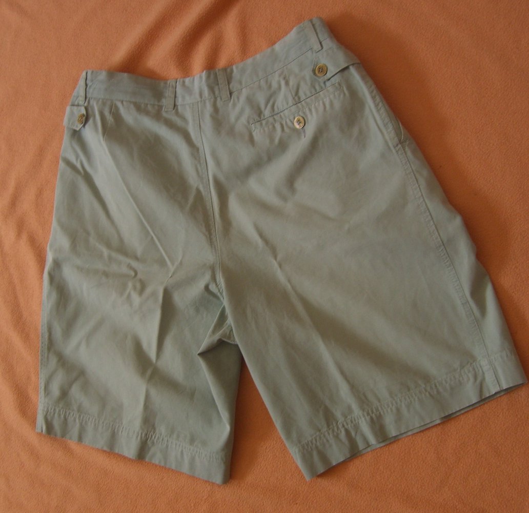 Kurze Hose, hellgrün