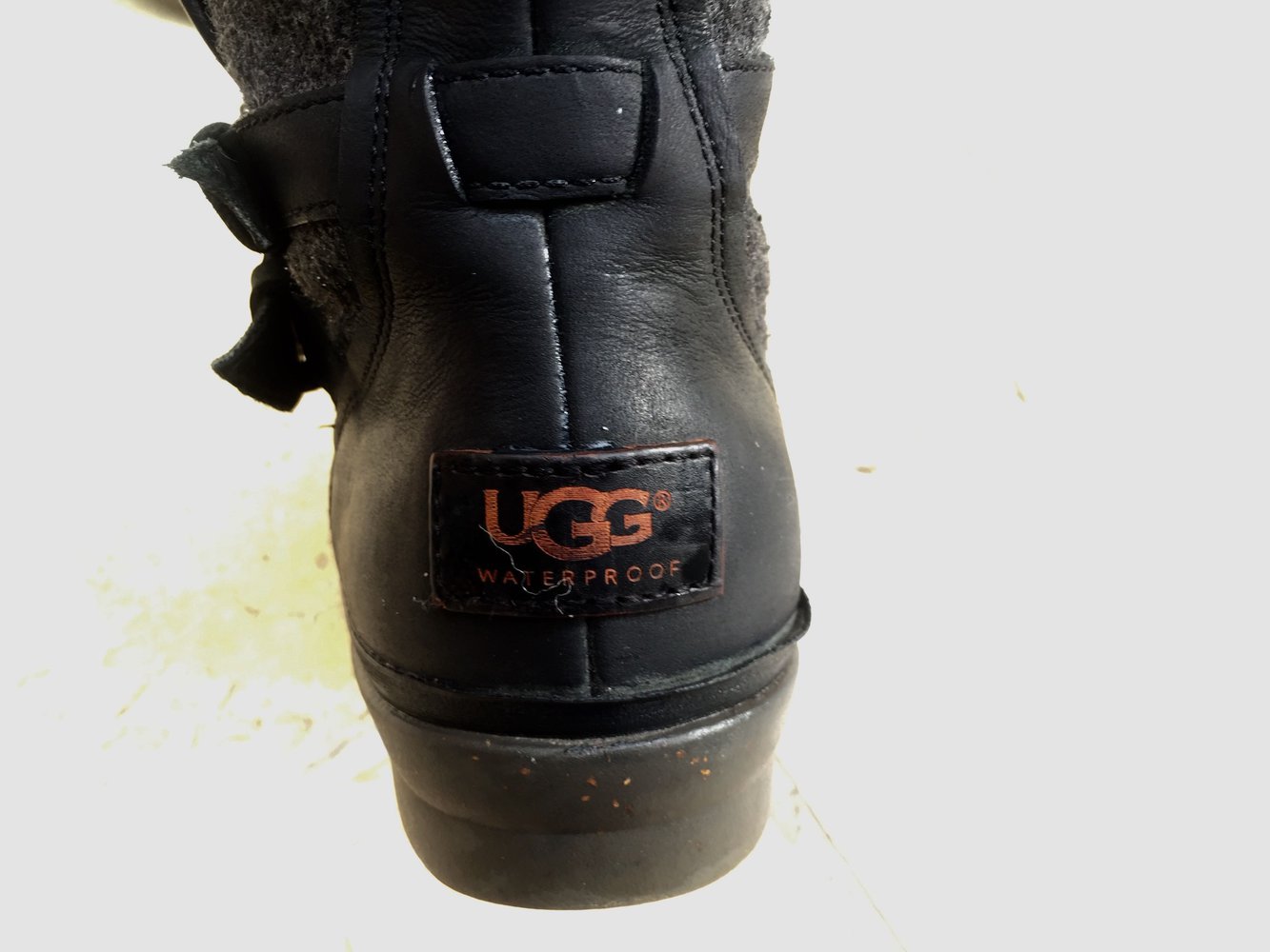 Wasserfeste UGG Boots schwarz Leder