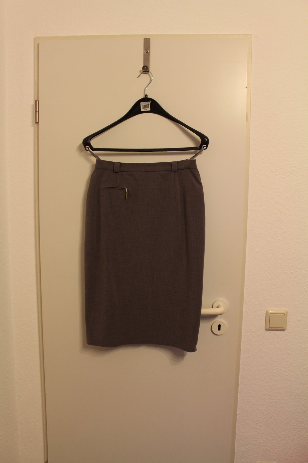 309. Dreiteiliger Damen Businessanzug von Quelle, Gr. 38, Farbe taupe