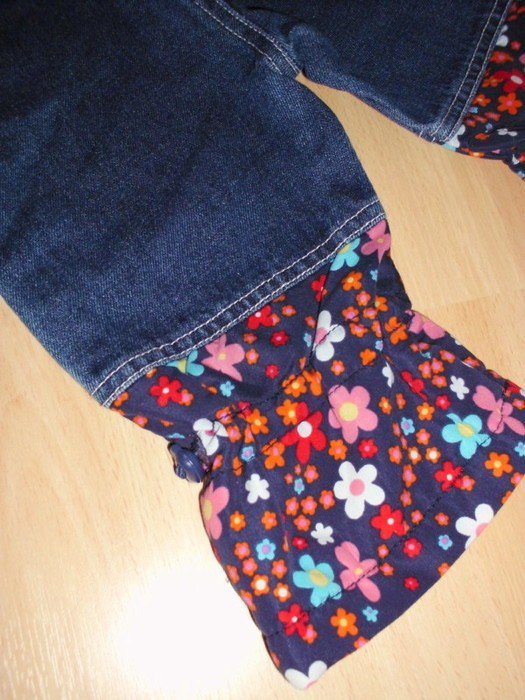 74/80, Niedliche Jeans mit Zipper