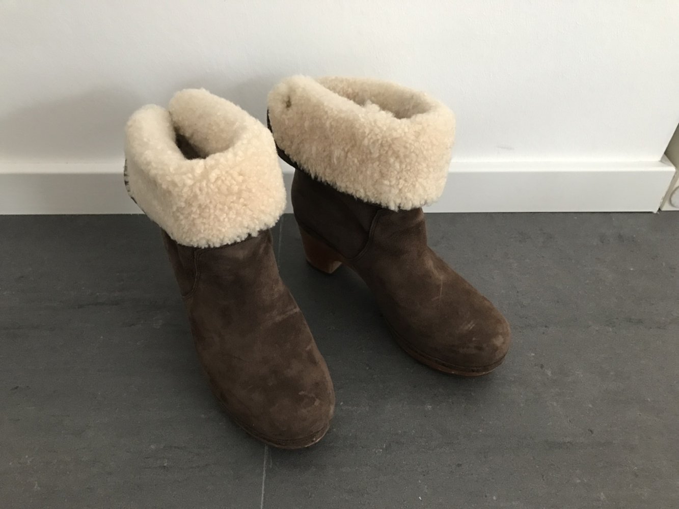 UGG Boots mit Holzabsatz
