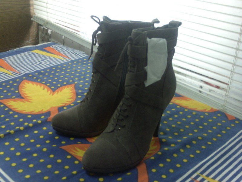 *** NEU ~ High Heels ~ Stiefellette ***