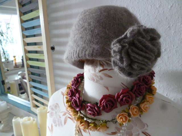 Mütze Burlesque Rose uni