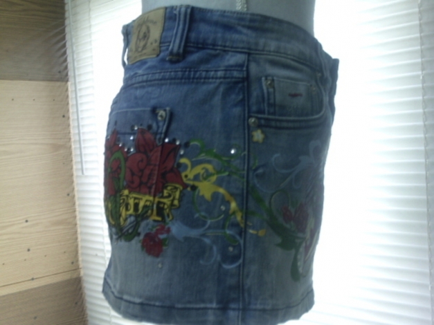 *** NEU ~ Sexy Jeansminirock mit einem farbenfrohen Print *** 