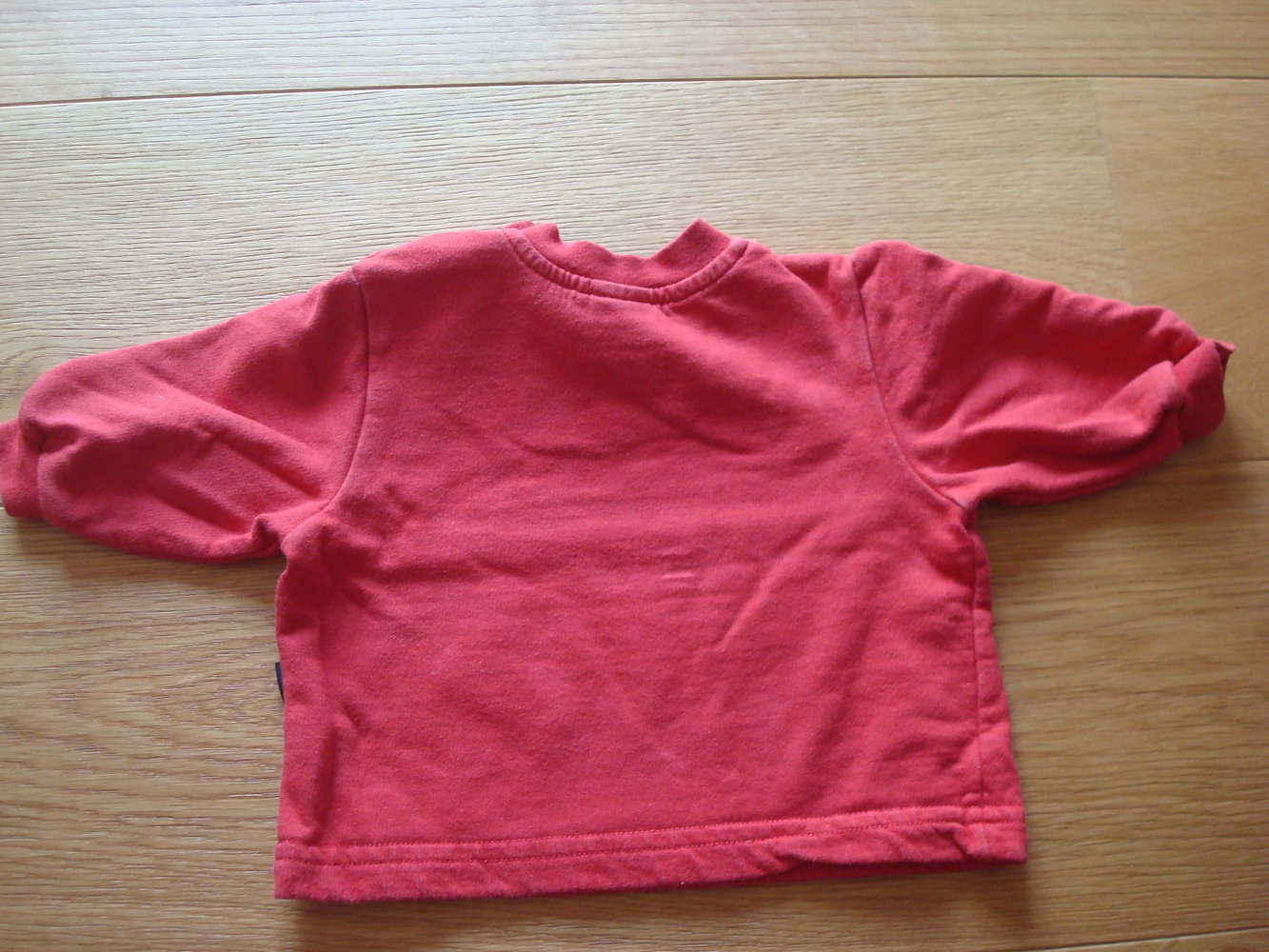 süßer Pullover in Rot unisex