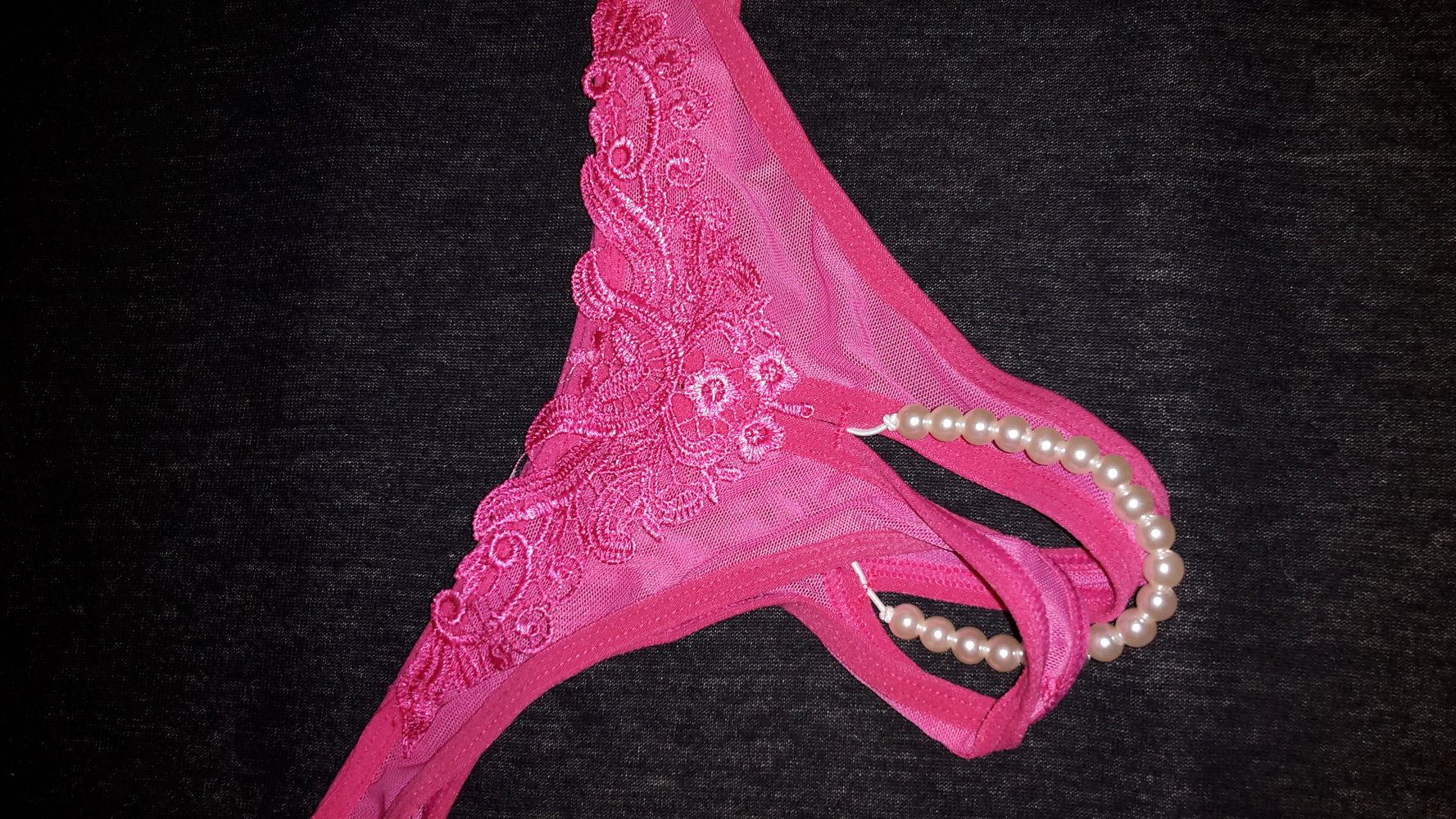 Sexy Perlenstring rot . Sehr hot!!