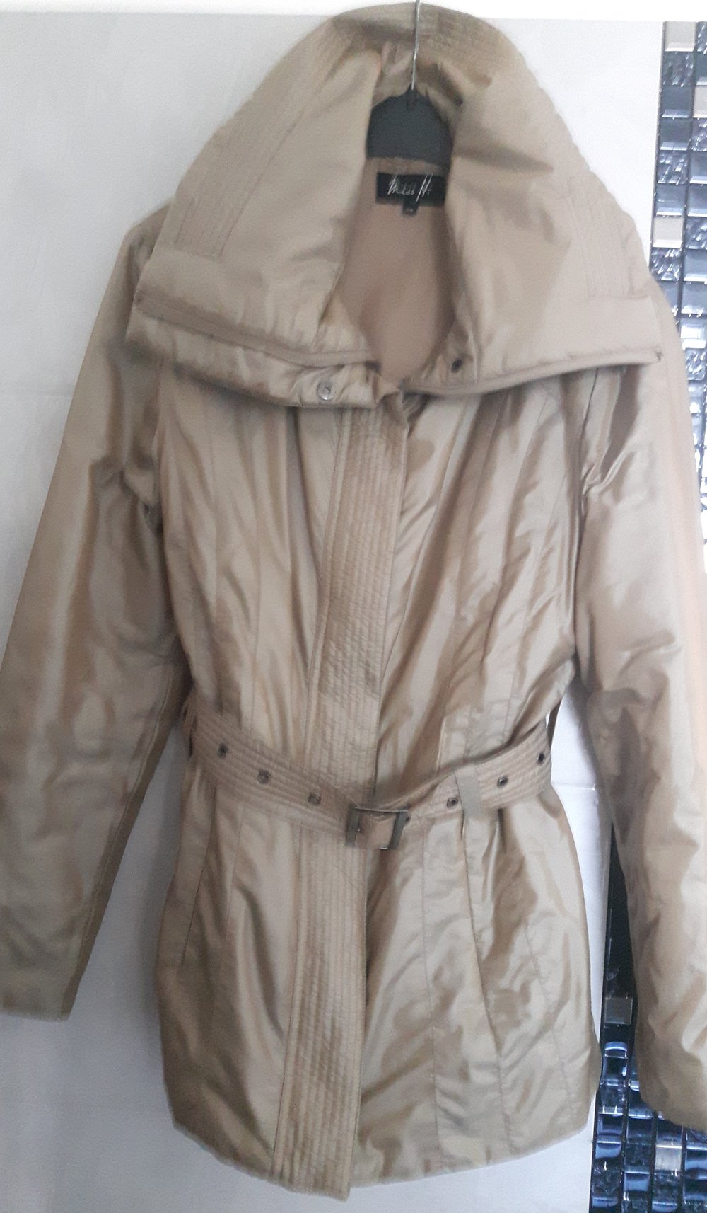 Damen- Jacke - Winterjacke - leicht gefüttert -großer Kragen- gold