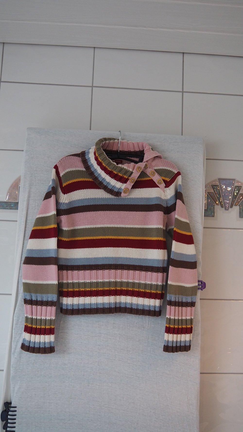 Gestreifter Strickpullover mit ausgefallenem Kragen von H&M Gr. 152