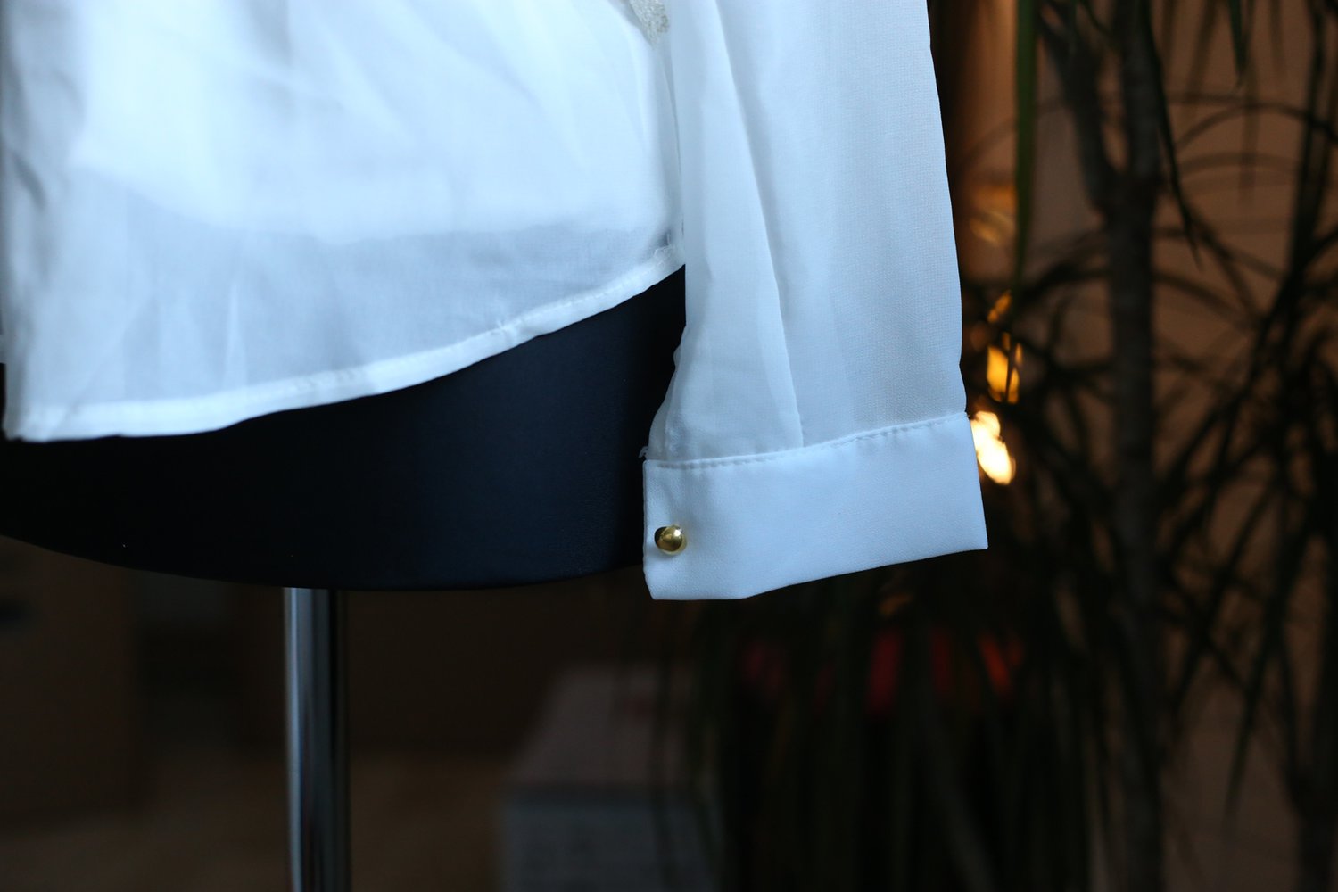 Weiße Bluse goldene Spitze 34 XS Chiffon