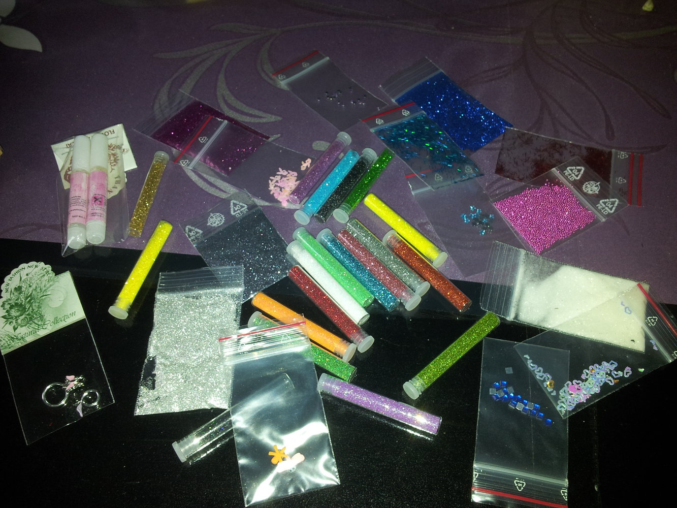 Nailart, Nageldesign, Steine, Glitzer, etc