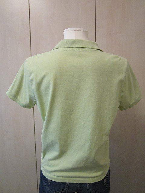 Lindgrünes Polo-Shirt mit Straßbesatz