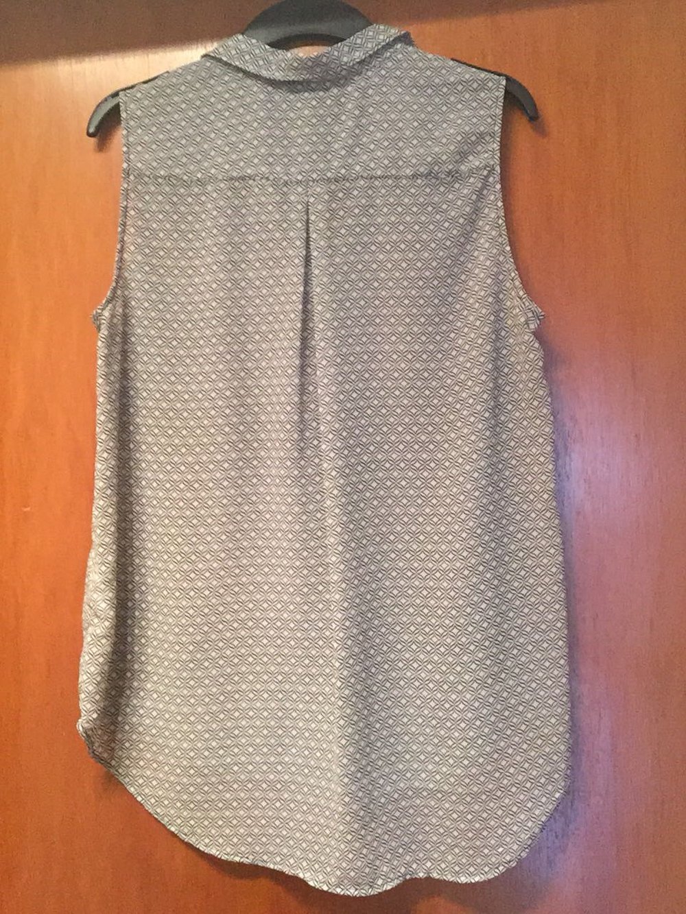 Ärmellose Sommerbluse NEU