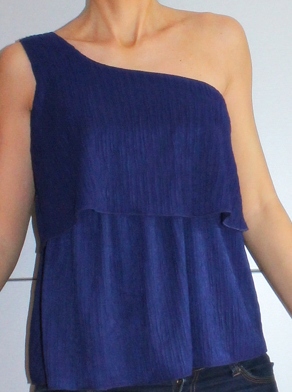 sexy, einschultriges Oberteil in blau