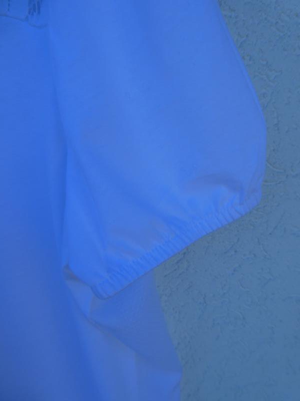 NEU – Esprit  – Bluse, weiß mit Stickereien