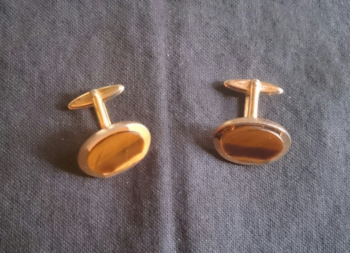 Manschettenknöpfe mit Tigerauge 